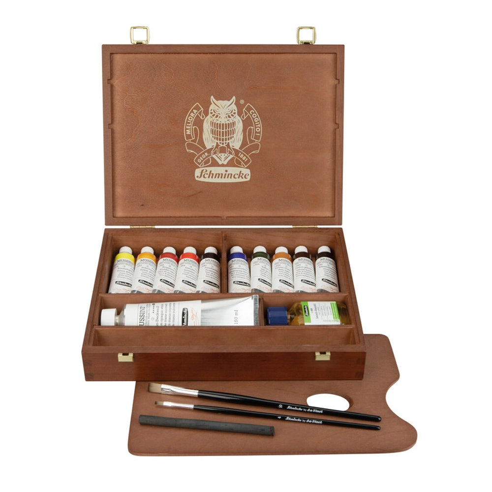 Schmincke Mussini Oil Paint Set in a Wooden Box, 10 x35 ml + Accessories